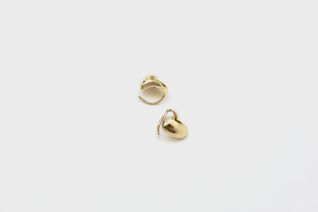 Yellow gold heart earrings